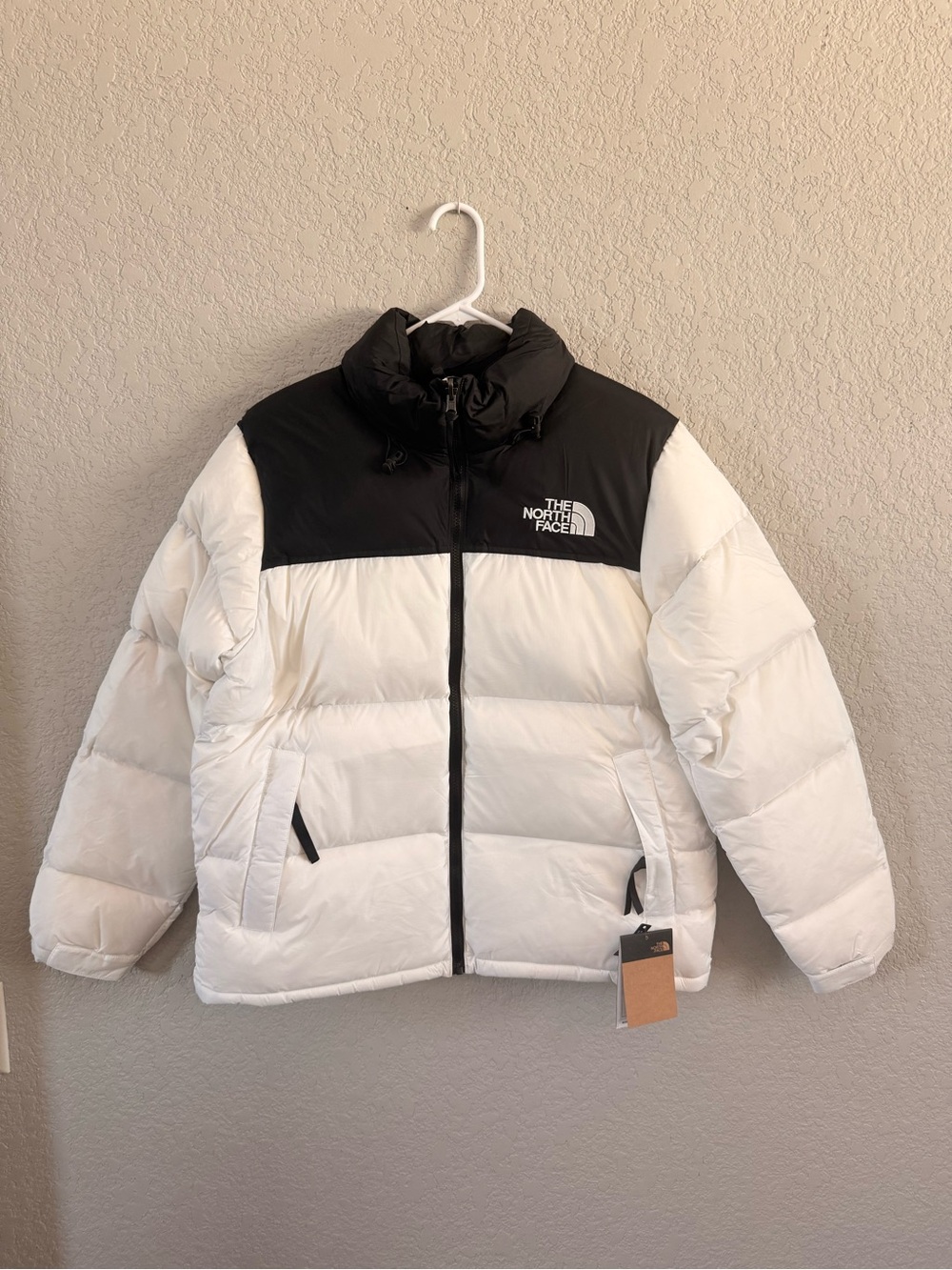 The North Face Men’s Puffer Jacket in White/Black